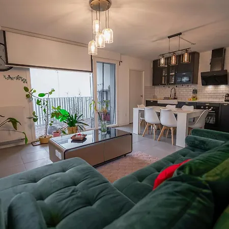 Spacious Near The Apartamento Burdeos